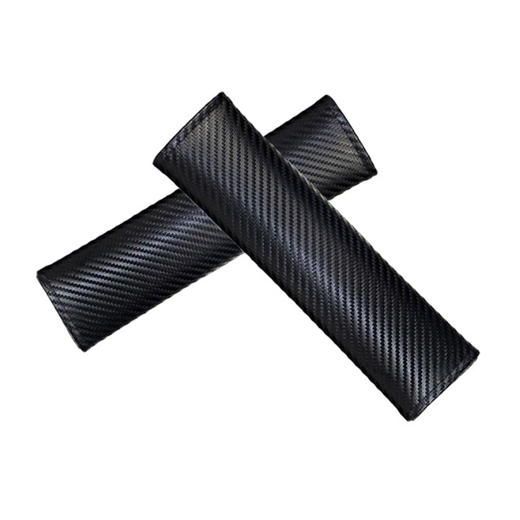 الكلاسيكية المطرزة شعار السيارة السيارات حزام الأمان يغطي ألياف الكربون لينة ودائم غطاء حزام مقعد السيارة حزام الكتف