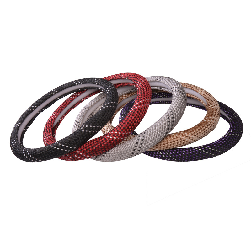 غطاء عجلة قيادة السيارة العالمي من الحرير الجليدي أغطية عجلة القيادة الأوتوماتيكية ممتصة للعرق ومضادة للانزلاق وغطاء واقٍ لعجلة القيادة يسمح بالتهوية