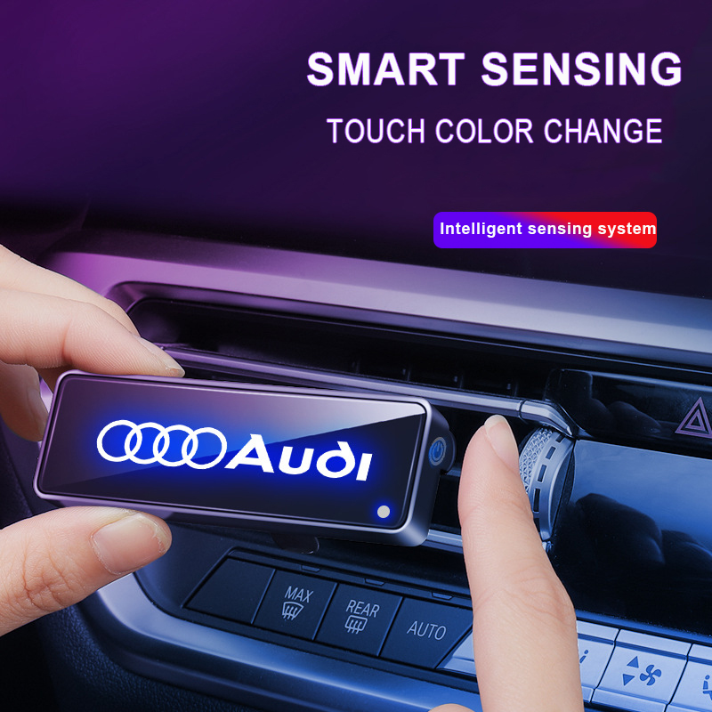 منفذ الهواء للسيارة ضوء الغلاف الجوي مصباح رائحة السيارة سيارة عطر مكيف الهواء منفذ الهواء LED شعار السيارة المزاج ضوء