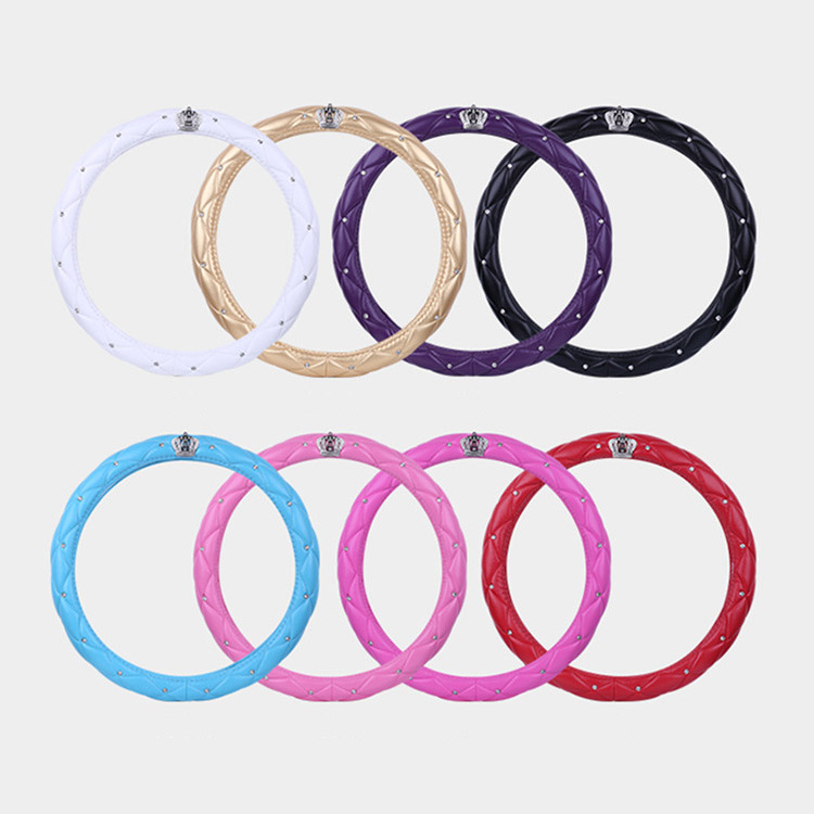 غطاء عجلة القيادة اللامع من الجلد الماسي واقي عجلة قيادة السيارة العالمي مع أحجار الراين الكريستالية والإكسسوارات الداخلية الناعمة المضادة للانزلاق للنساء والفتيات مقاس 15 بوصة