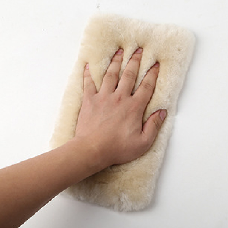 غطاء حزام مقعد السيارة المصنوع من جلد الغنم الأصلي ، واقي وسادة الإبزيم - أغطية حزام الأمان للبالغين - النساء والرجال والأطفال والرضع 