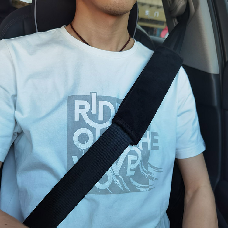 وسادة كتف لحزام مقعد الكشمير لينة فائقة النعومة للأطفال لقيادة أكثر راحة ، متوافقة مع الأطفال البالغين والشباب - السيارة والشاحنة وسيارات الدفع الرباعي والطائرة وأشرطة الظهر Carmera 