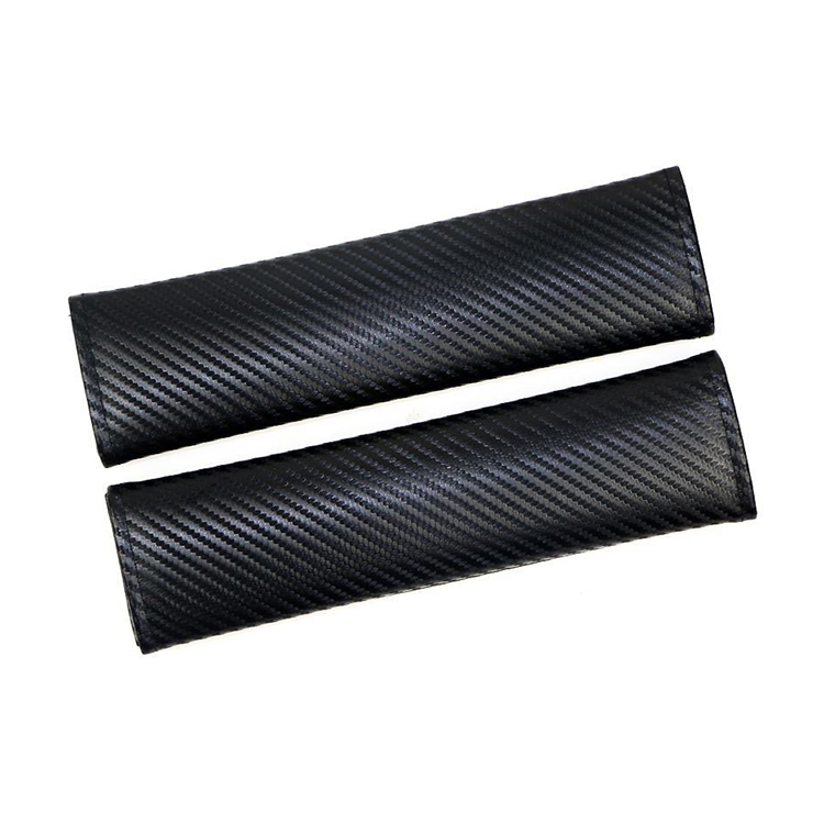 الكلاسيكية المطرزة شعار السيارة السيارات حزام الأمان يغطي ألياف الكربون لينة ودائم غطاء حزام مقعد السيارة حزام الكتف