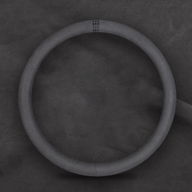  (سمك 3.2 مللي متر) غطاء عجلة قيادة السيارة من الجلد المدبوغ الأسود ، غير قابل للانزلاق ومسامي 15 بوصة مناسب