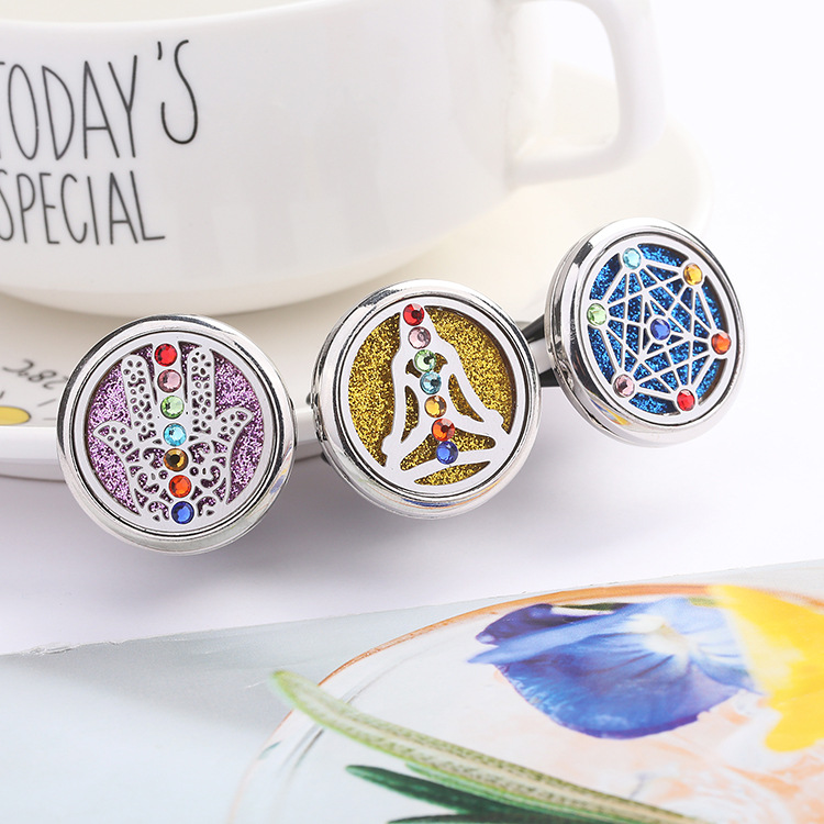 ناشر زيت عطري للعلاج بالروائح للسيارة مدلاة من الفولاذ المقاوم للصدأ مع وسادات لباد بمشبك تهوية 30 مللي متر منفذ هواء للسيارة ومشبك معطر هواء 