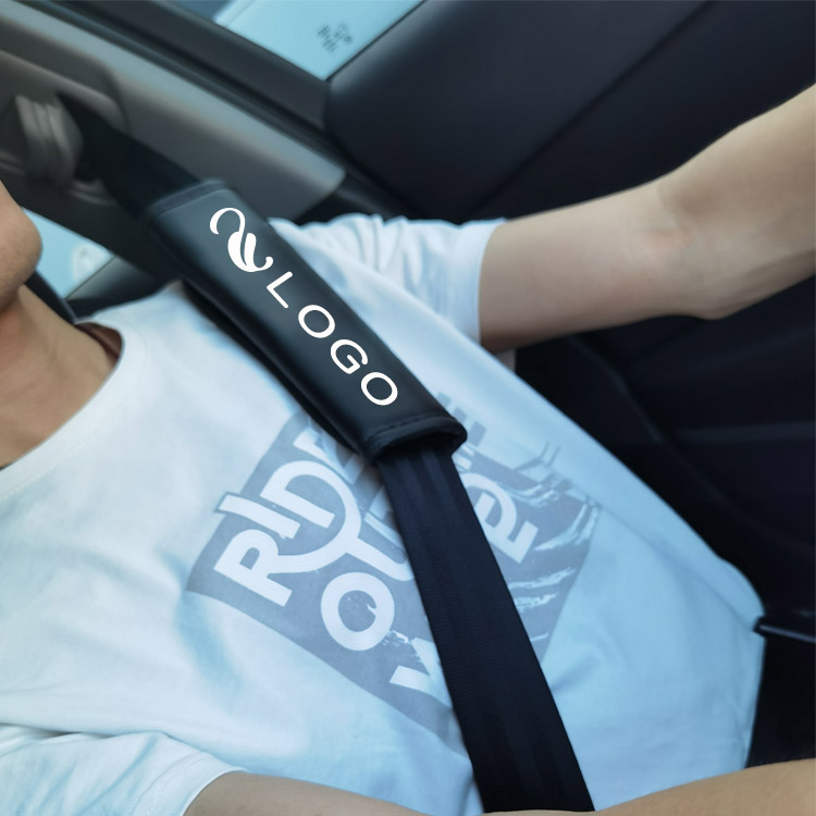 Nappa Leather Classic القابل للتخصيص LOGO Velcro Installation رائع متفوقا حزام مقعد السيارة حامي الكتف